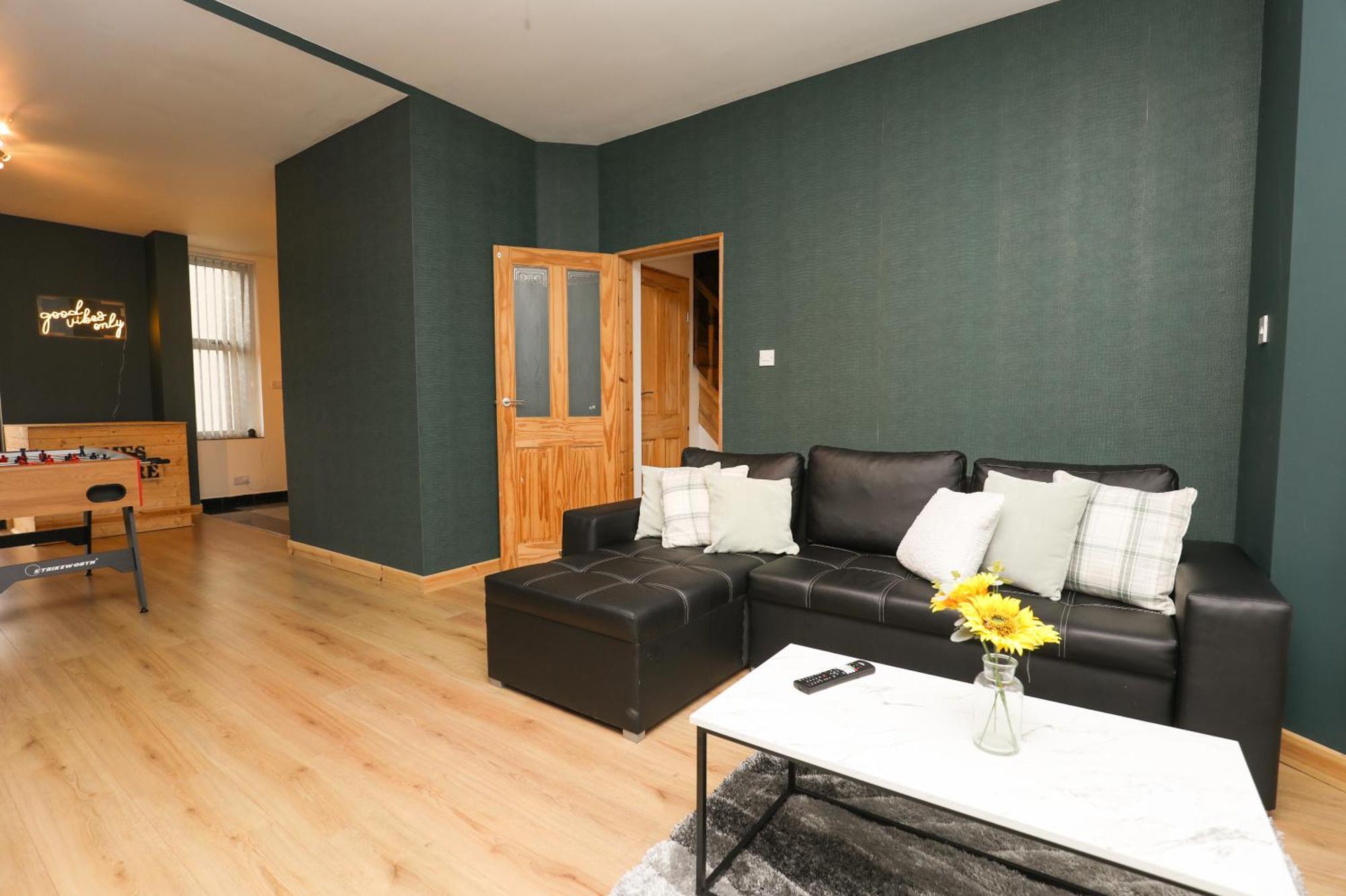 Anfield Luxe Retreat - Stylish Stay With Parking - Steps From Stadium - Short Drive To City Centre Liverpool Kültér fotó